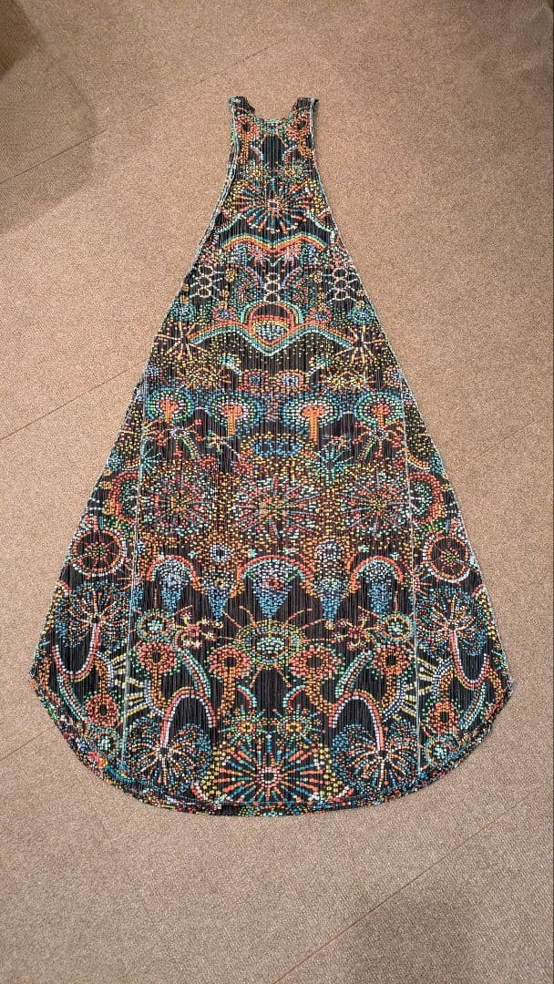 プリーツプリーズ ノースリーブワンピース 花火柄 サイズ5