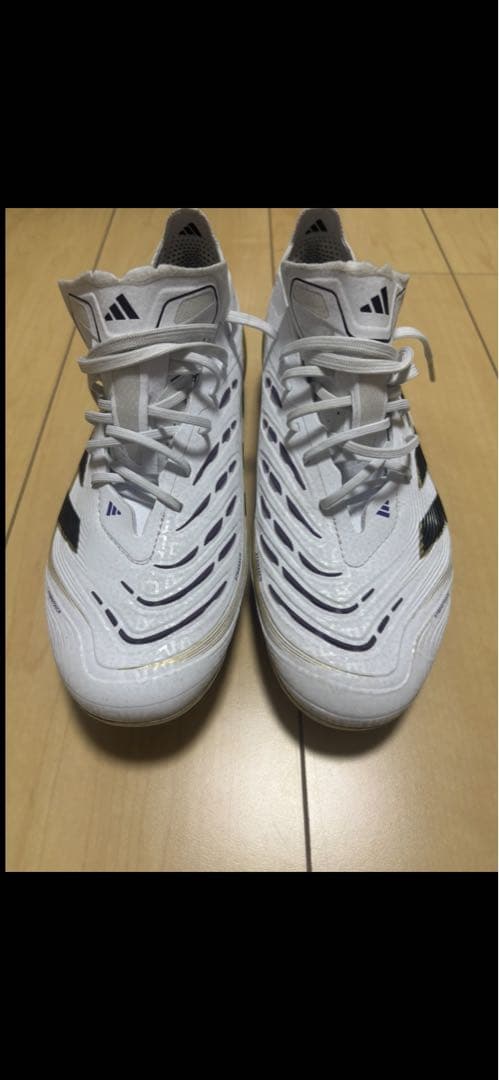 adidas サッカーシューズ ホワイト/ブラック/ゴールド