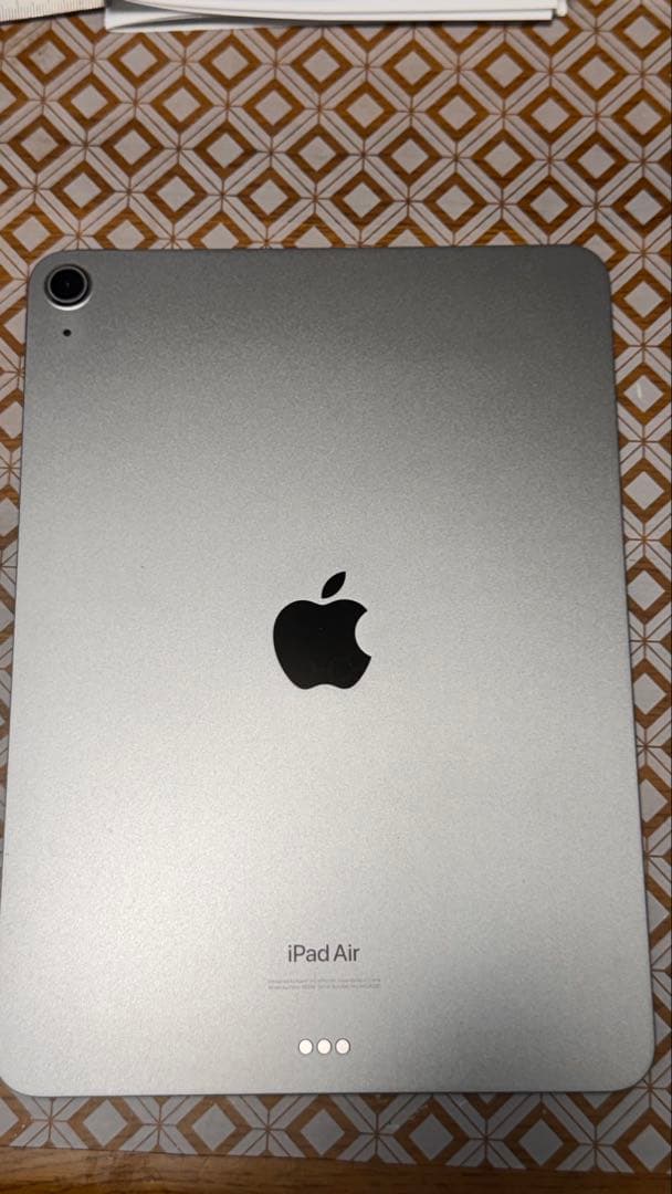 に*ん様 壊れ、傷なしiPad Air第5世代　64GB Wi-Fiモデル　スペ