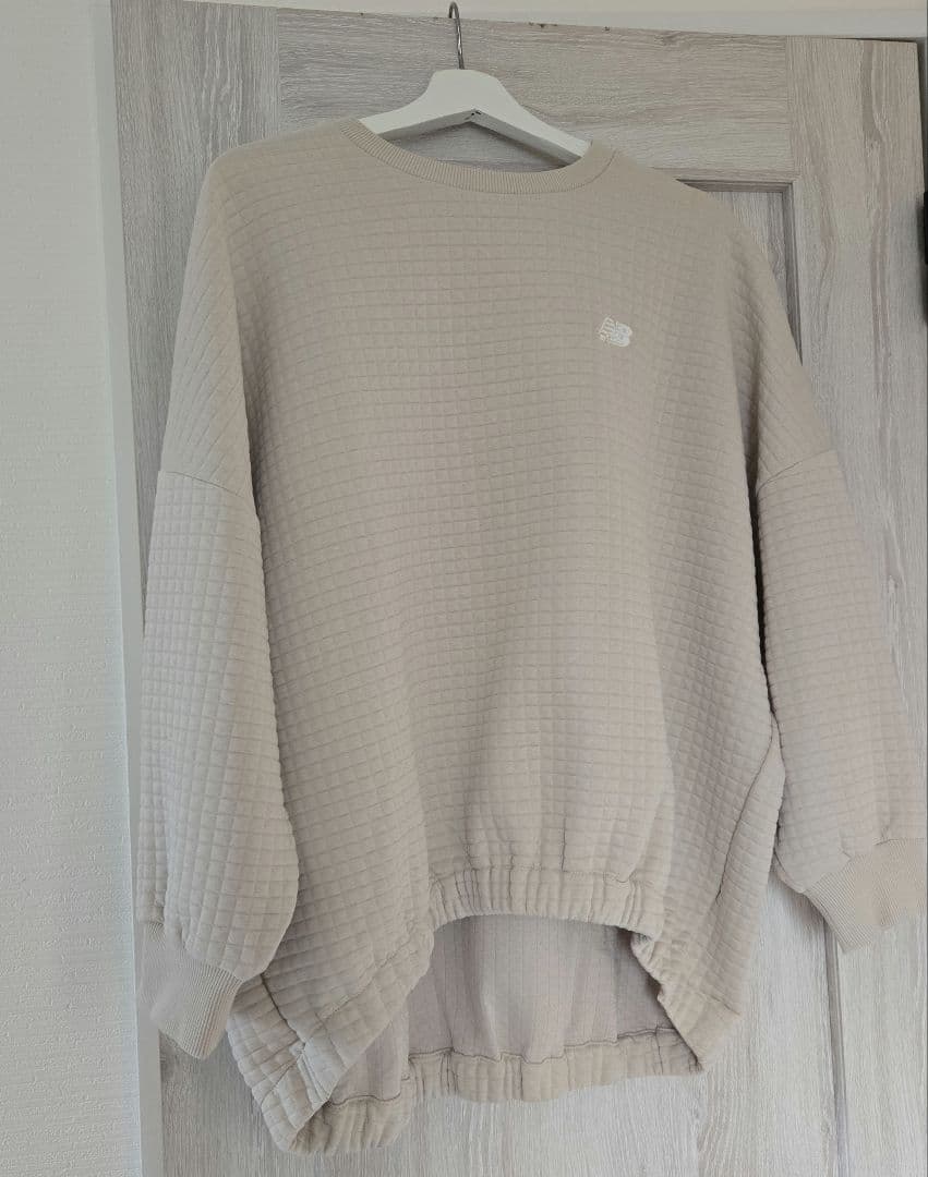 New Balance ベージュ キルティング セットアップ