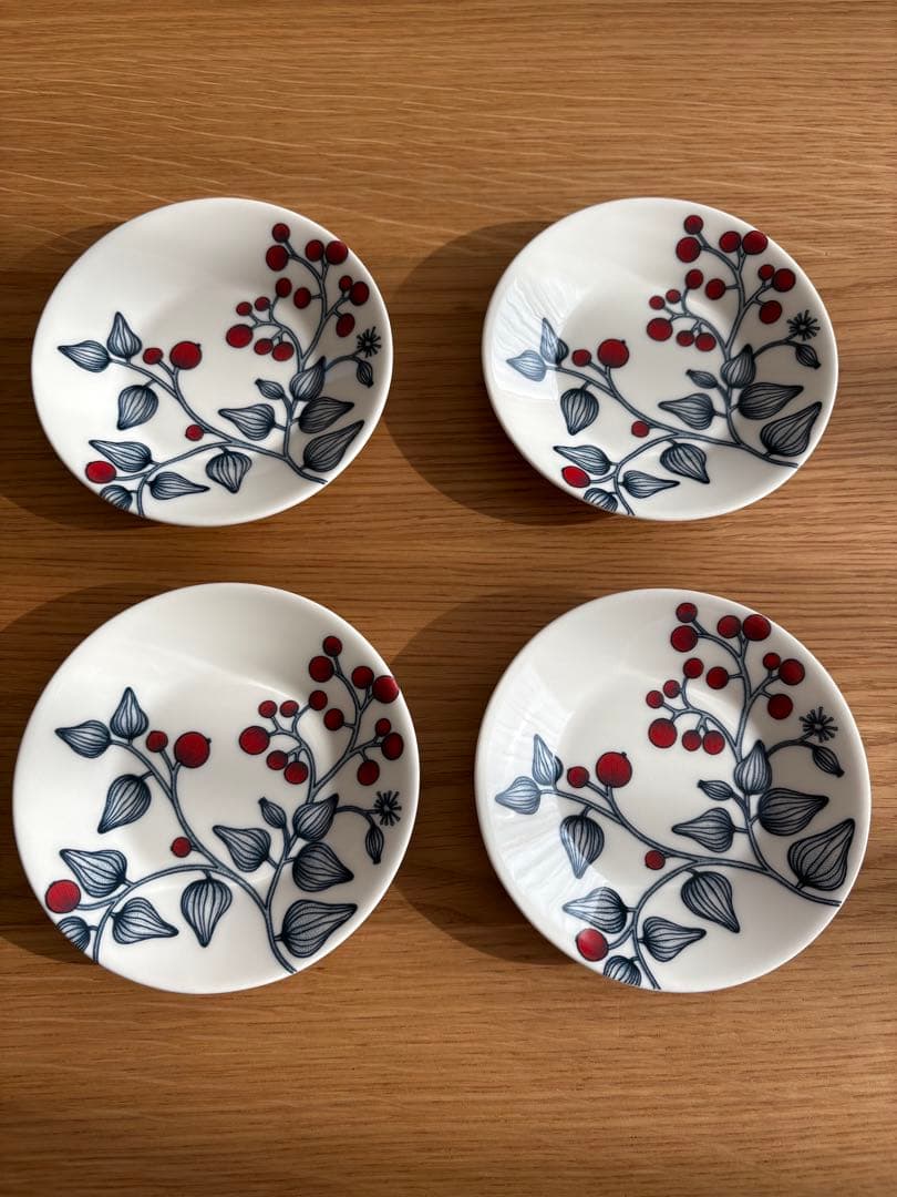 ARABIA Runo フロストベリー　 11.5プレート　4枚