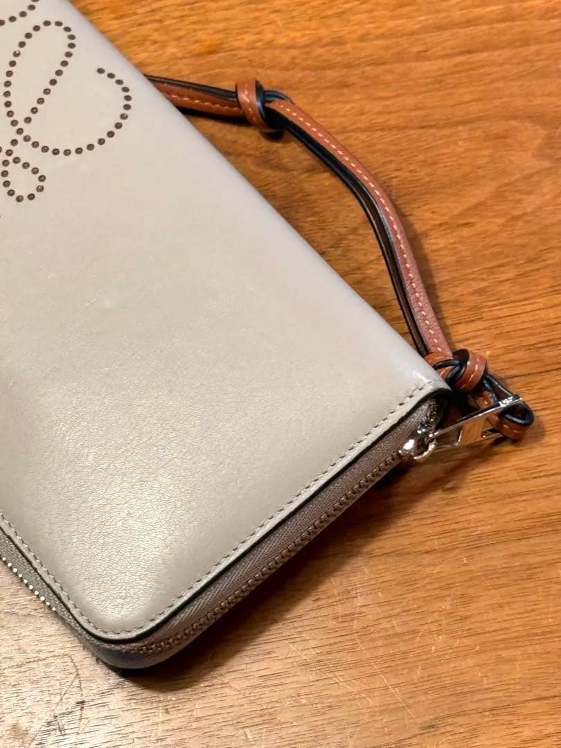 LOEWE ロエベ　長財布　ラウンドファスナー　ウォレット　美品　グレージュ