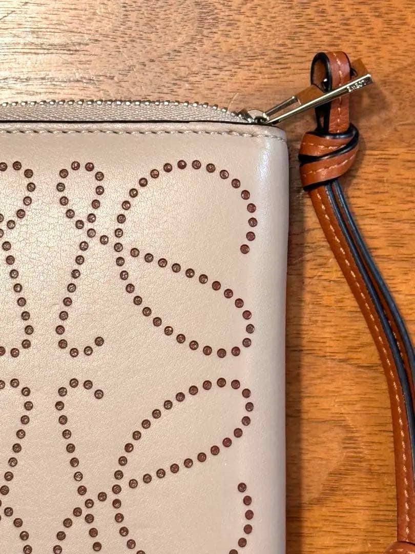 LOEWE ロエベ　長財布　ラウンドファスナー　ウォレット　美品　グレージュ