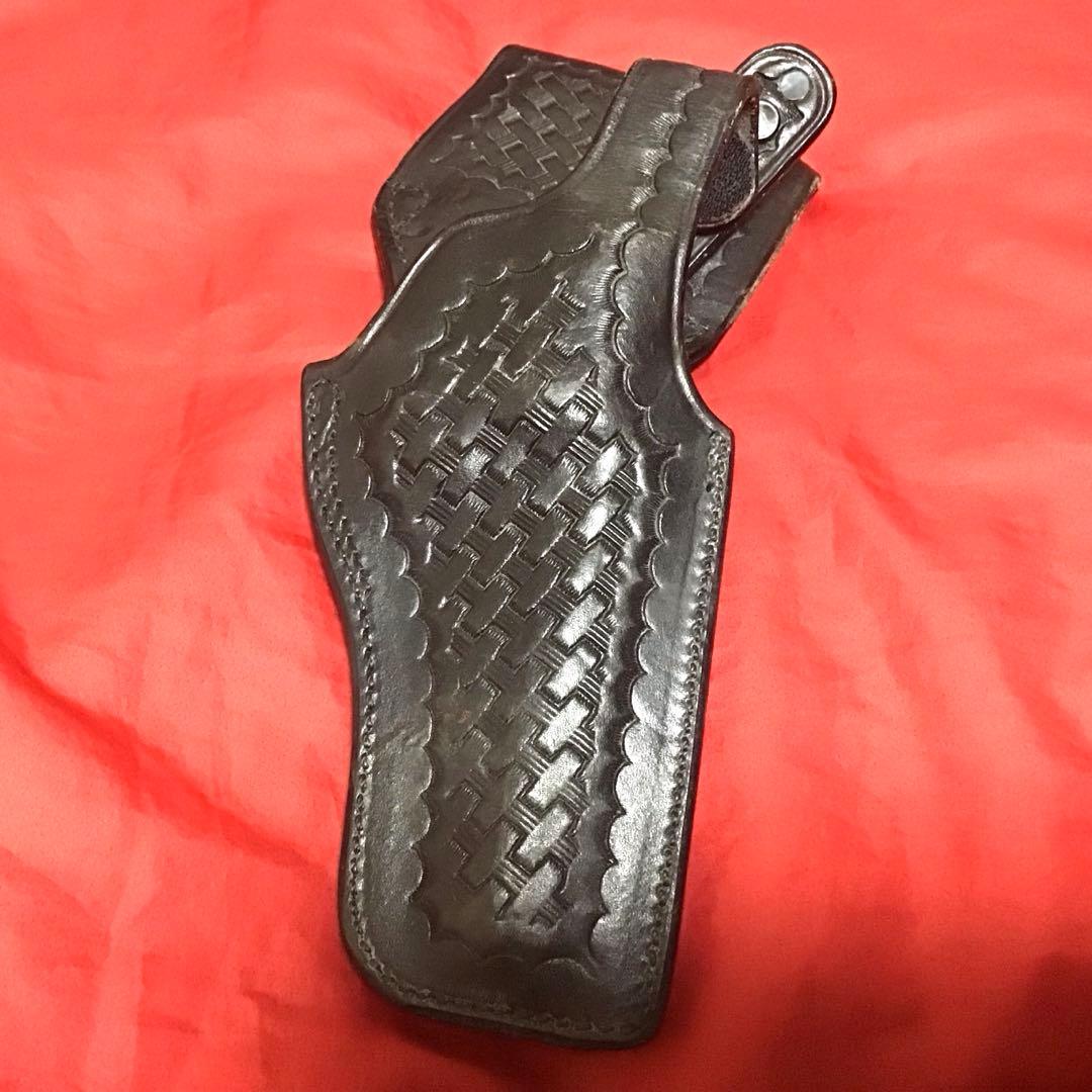 サファリランド製　実物革製リボルバー用ホルスター 中古品