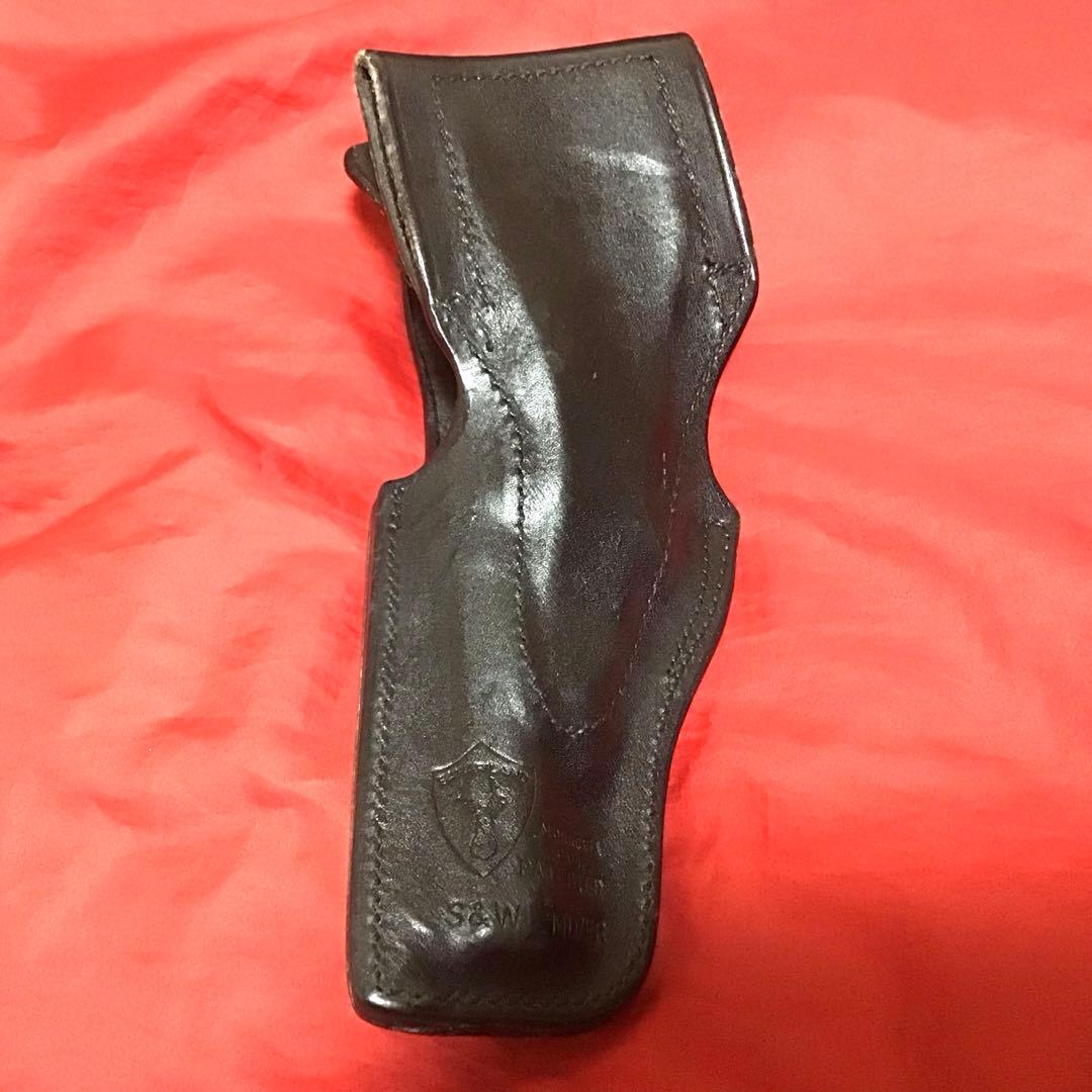 サファリランド製　実物革製リボルバー用ホルスター 中古品