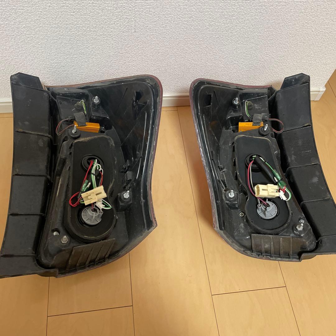 V*g様 プリウスα レヴィーア　LEDテール、シーケンシャル ZVW40、41