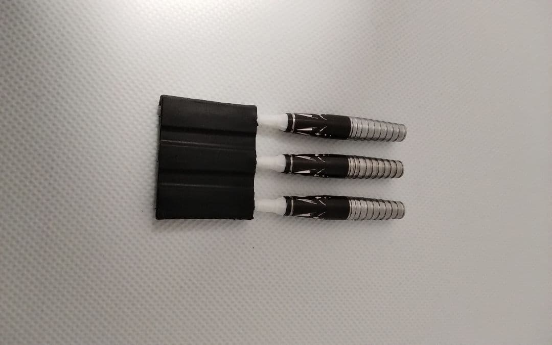 茱*萸様 サングリアル!坂口優希恵!極美品!新品同品!付録未開封!ダーツセット