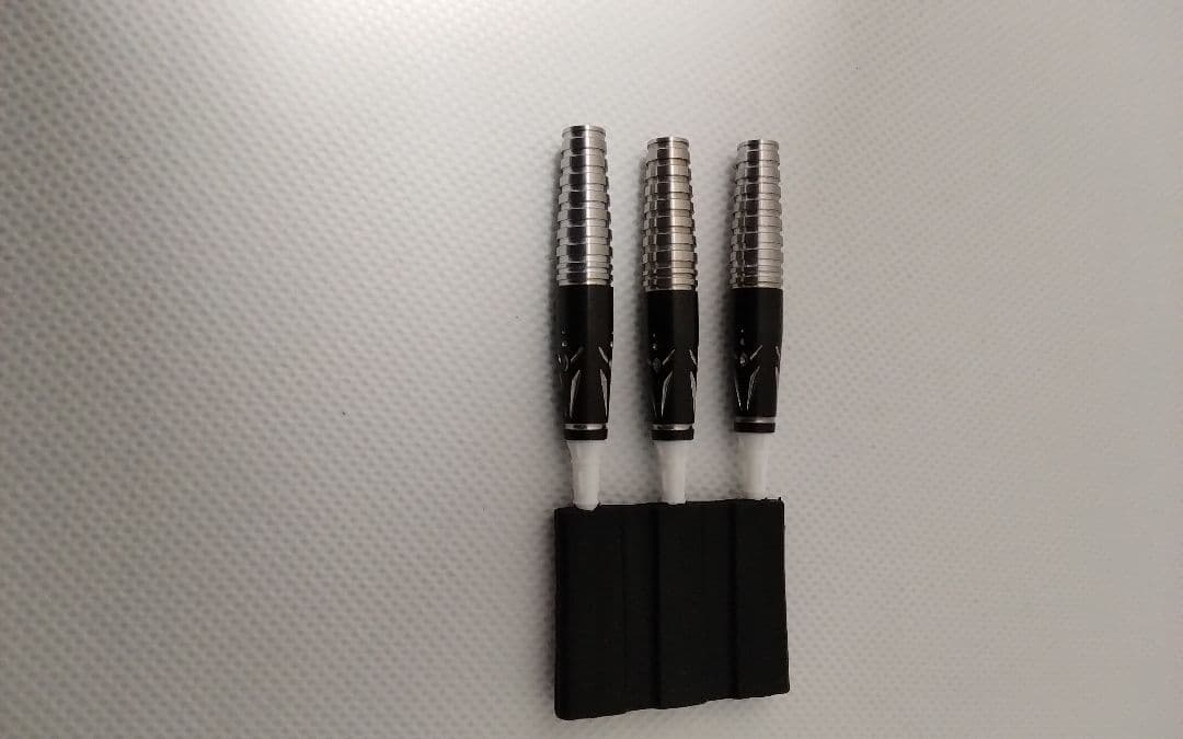 茱*萸様 サングリアル!坂口優希恵!極美品!新品同品!付録未開封!ダーツセット