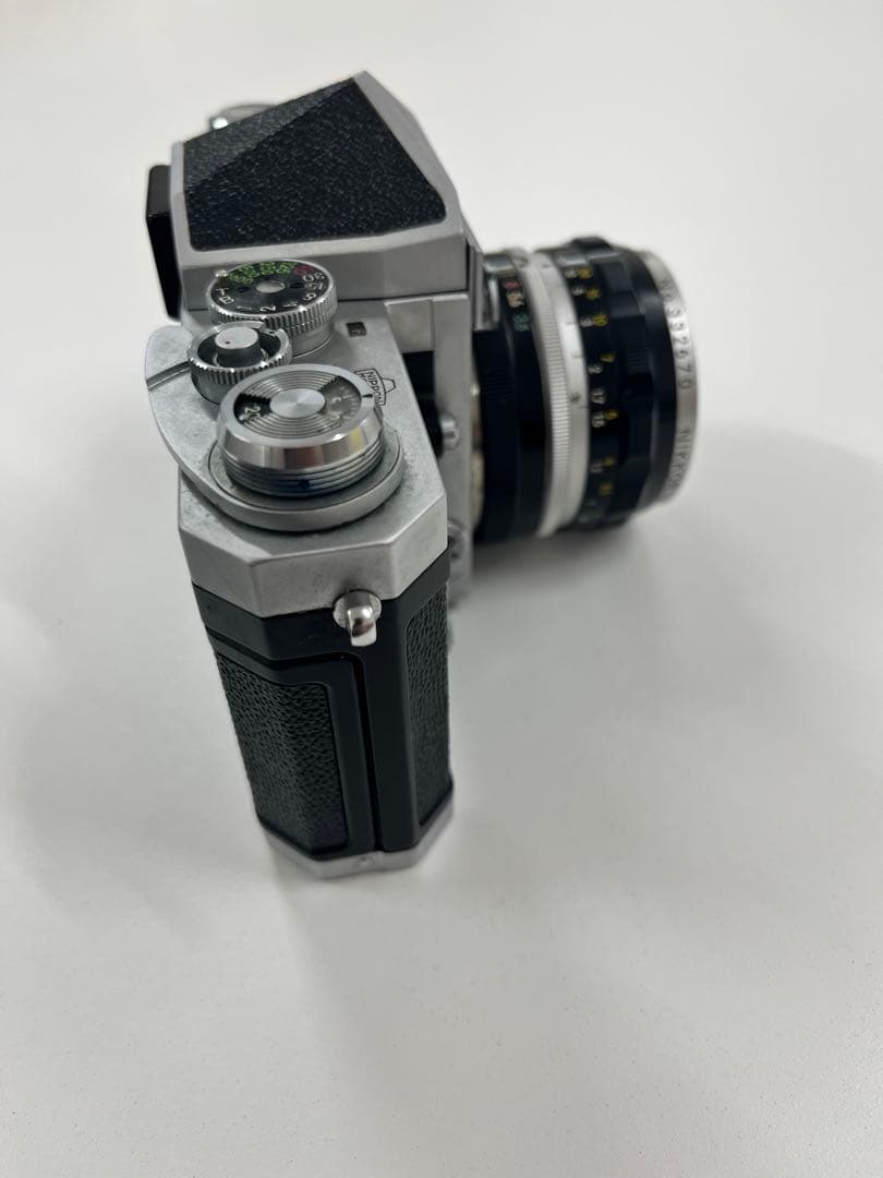 Nikon F 一眼レフカメラ Nikkor レンズ付き 初期 アイレベル