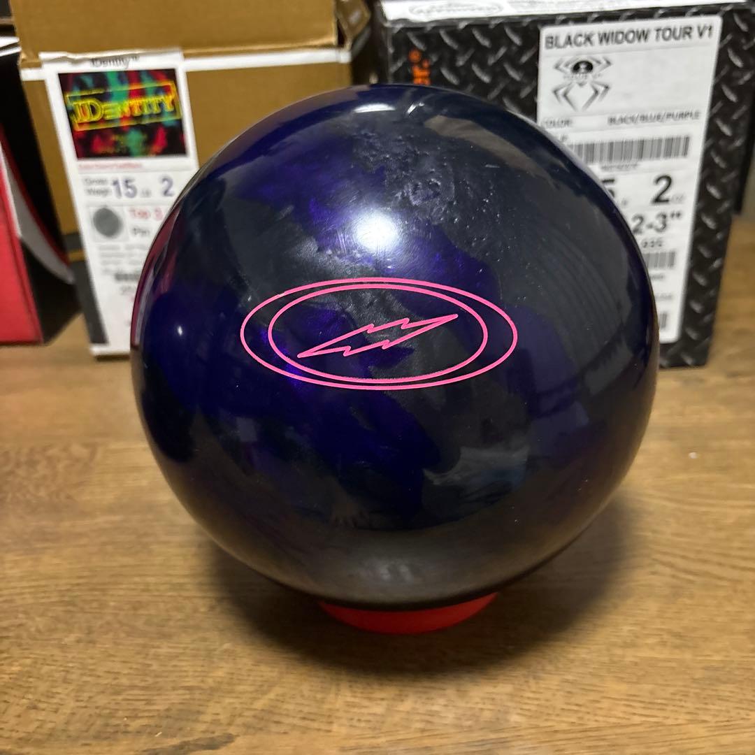 値下げ交渉〇 STORM TYPHOON ボウリングボール 15ポンド