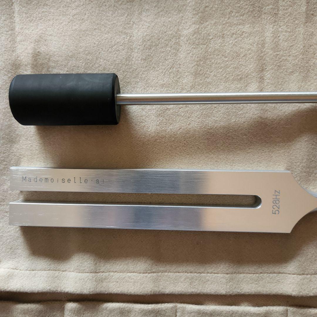 【美品】MIチューナー 音叉　528Hz / 888Hz　ハンマー付　ニチオン製