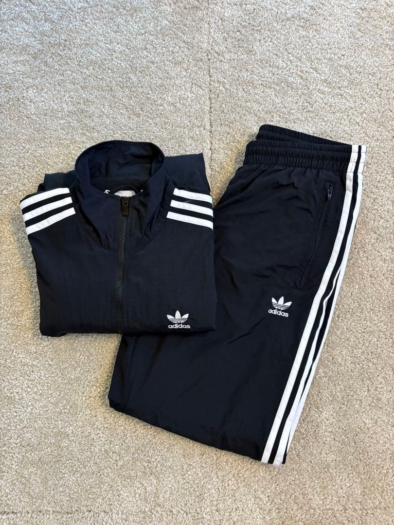 adidas ジャージ　セットアップ