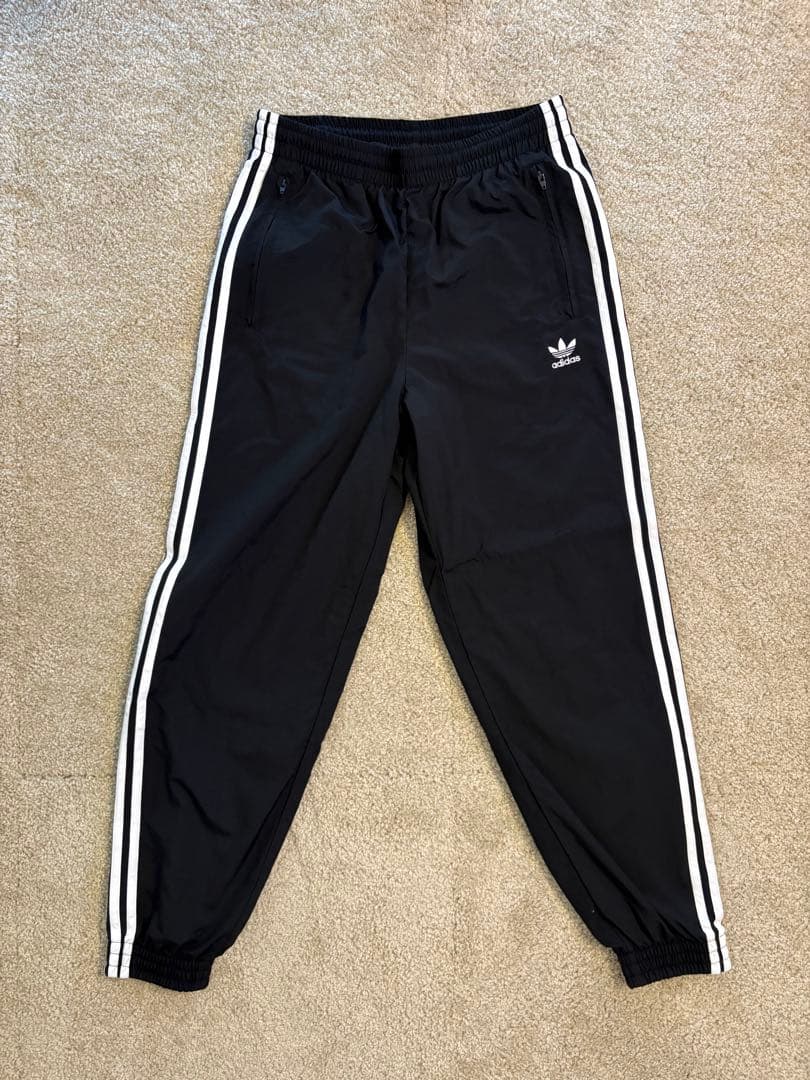 adidas ジャージ　セットアップ