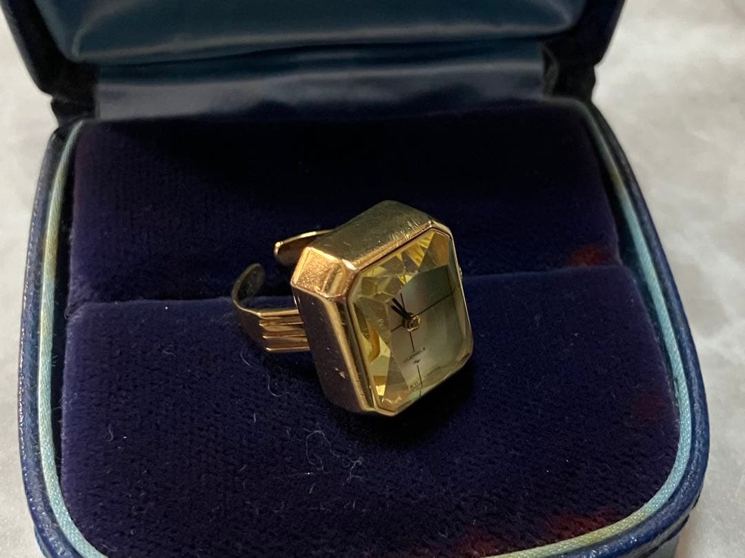 なかなか綺麗な稼働品❗️SEIKO/セイコーカットガラス手巻リングウォッチ