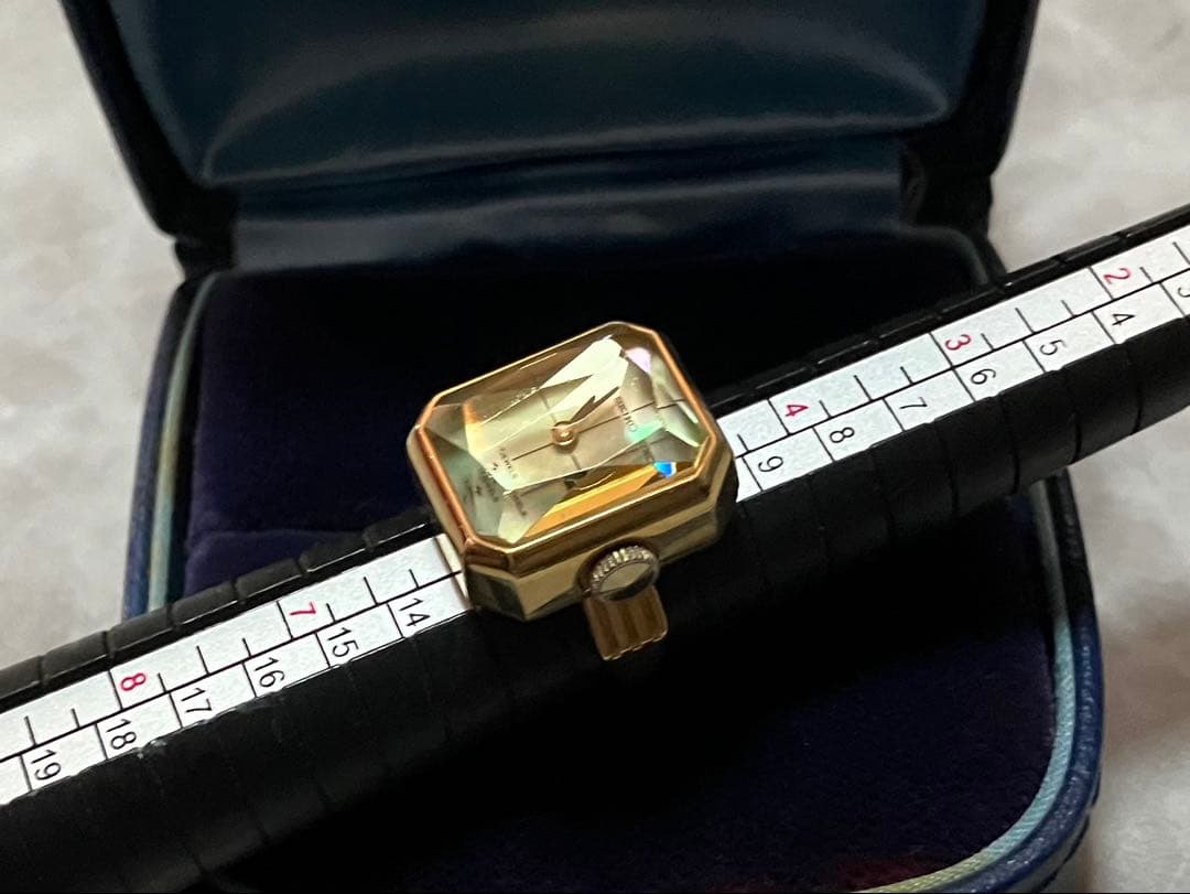 なかなか綺麗な稼働品❗️SEIKO/セイコーカットガラス手巻リングウォッチ