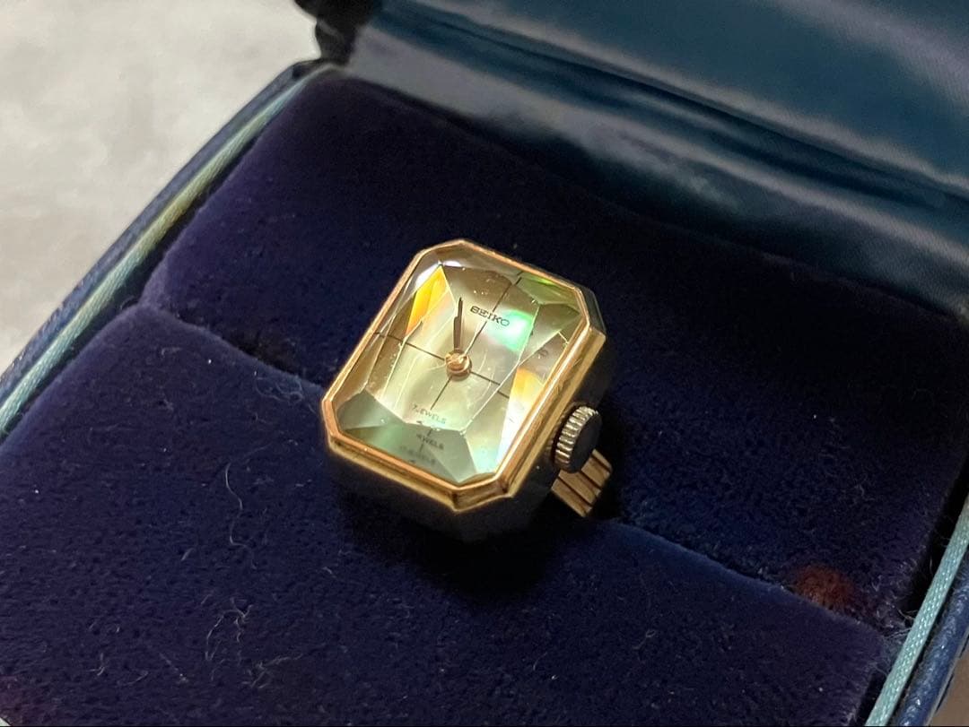 なかなか綺麗な稼働品❗️SEIKO/セイコーカットガラス手巻リングウォッチ