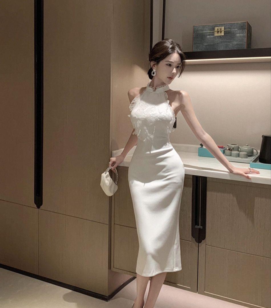 ホルターネックドレス　ミディ丈　ドレス　キャバドレス　白　タイト 上品