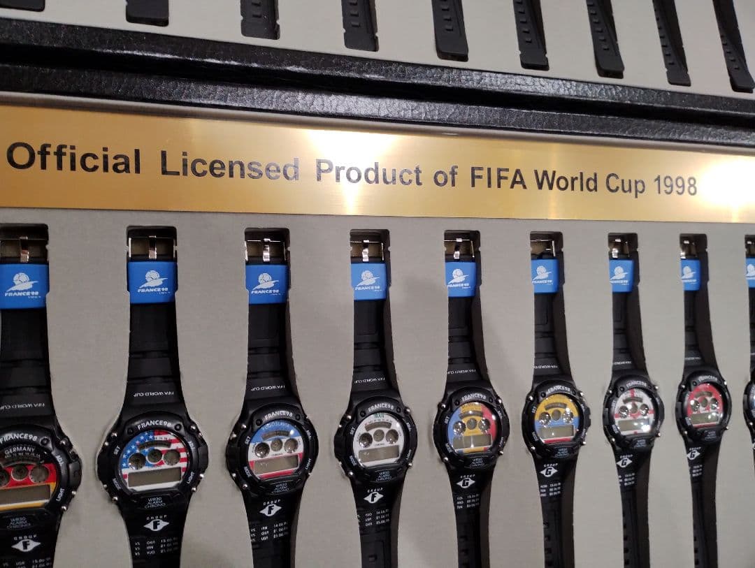 未使用美品！FIFAワールドカップ1998時計セット 全32本限No.0154