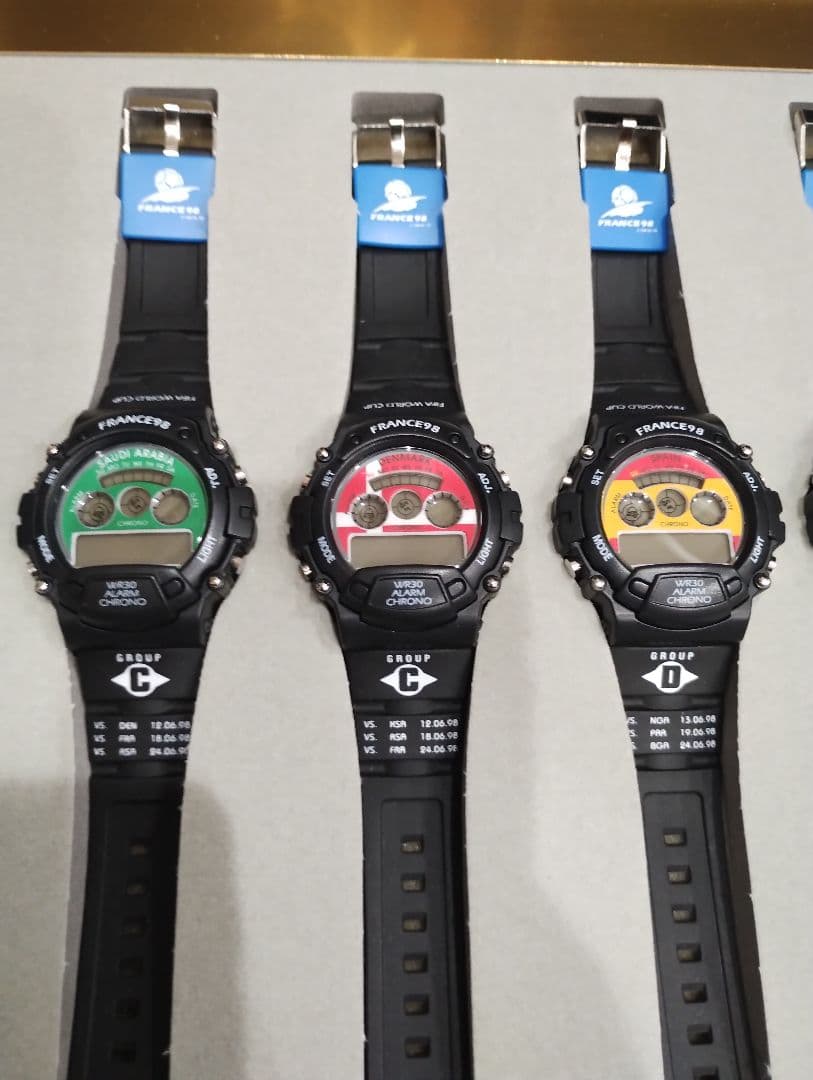 未使用美品！FIFAワールドカップ1998時計セット 全32本限No.0154