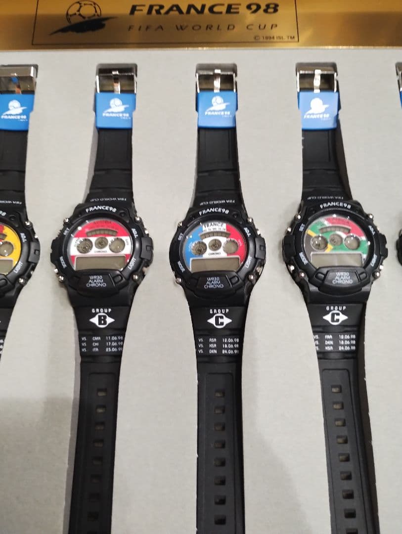 未使用美品！FIFAワールドカップ1998時計セット 全32本限No.0154