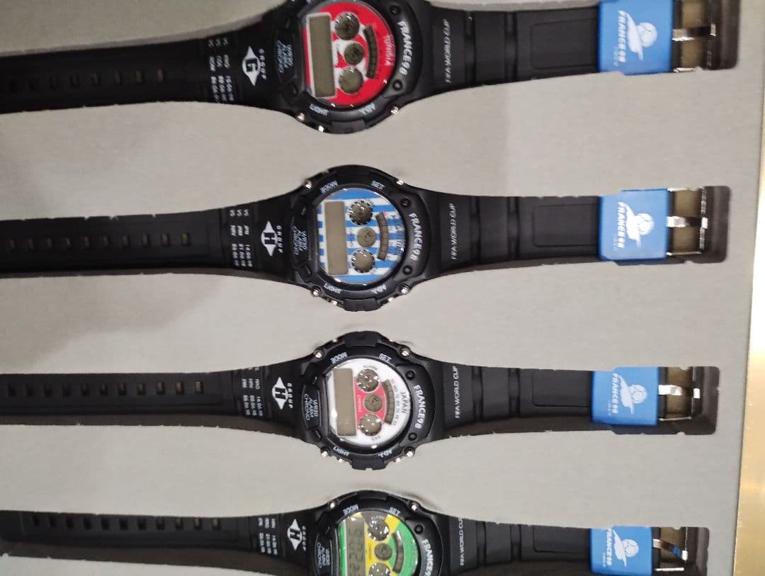 未使用美品！FIFAワールドカップ1998時計セット 全32本限No.0154