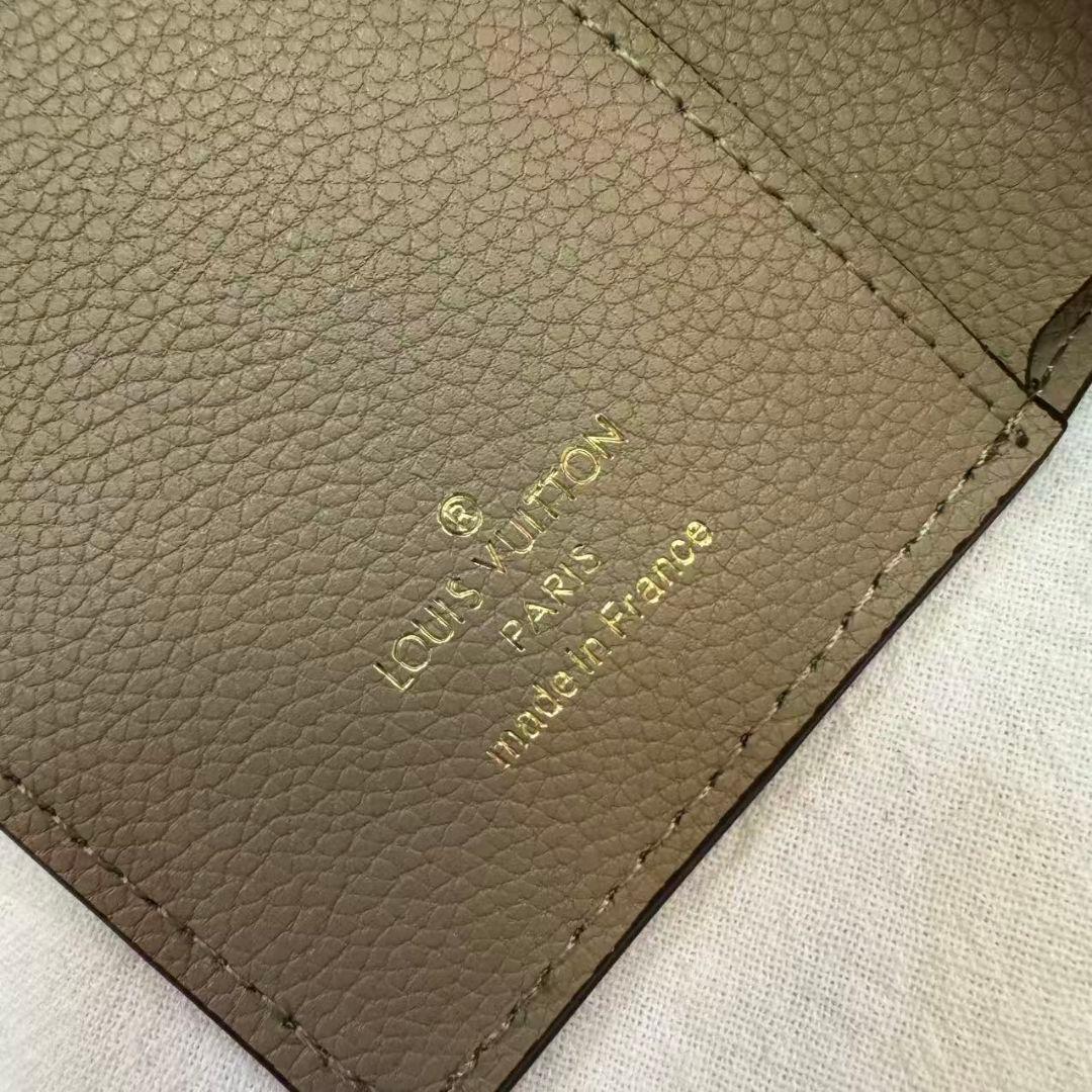 期間限定価格 二つ折り財布 カーキ色