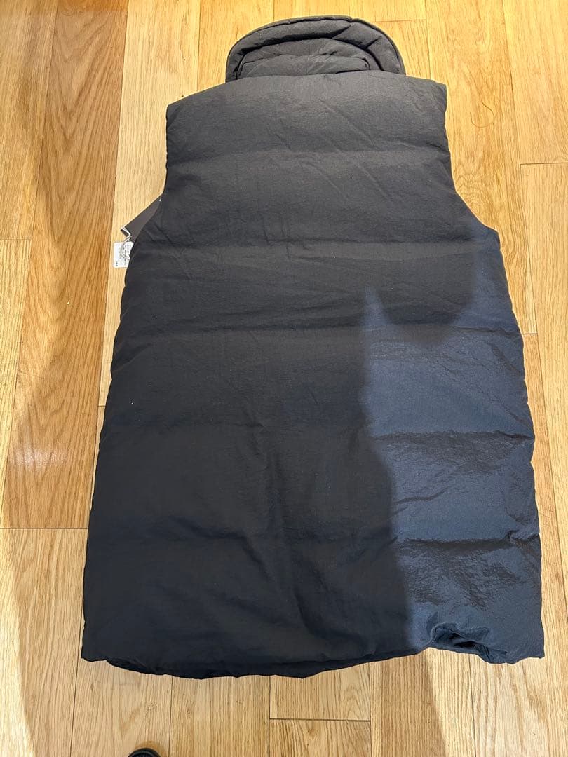 専用クールカレアン　ダウン　フェザー　ベスト　新品タグ付き　定価￥39600円
