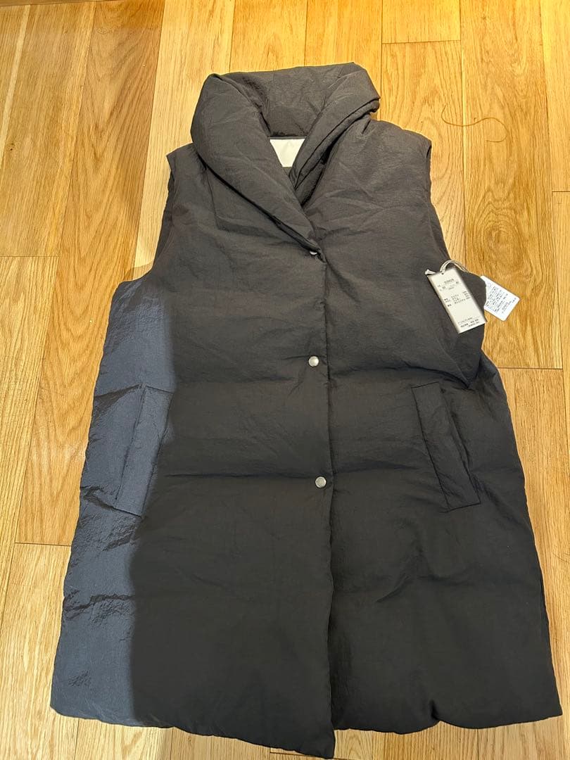専用クールカレアン　ダウン　フェザー　ベスト　新品タグ付き　定価￥39600円