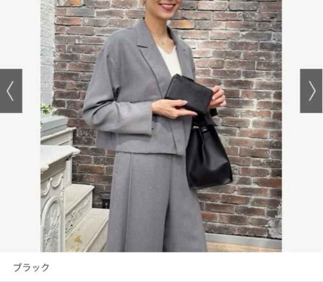 新品未使用品　牛革ミドルウォレット 馬蹄チャーム付き88 ブラック