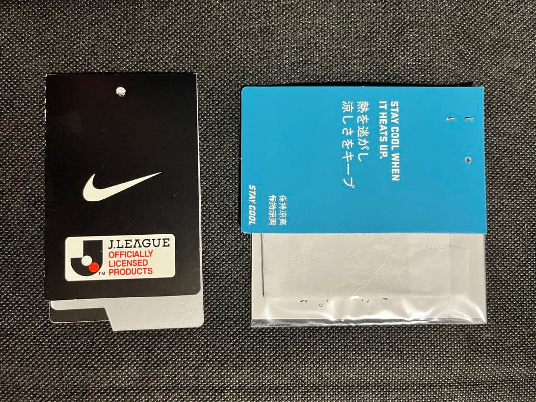 サッカー　浦和レッズ　関根貴大　ユニフォーム