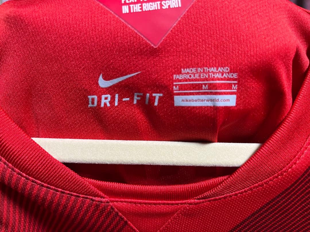 サッカー　浦和レッズ　関根貴大　ユニフォーム