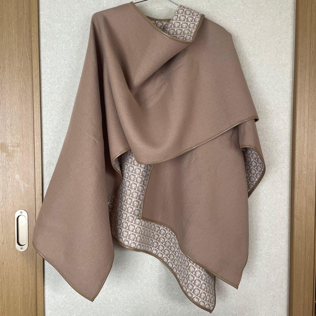 Salvatore Ferragamo ケープ