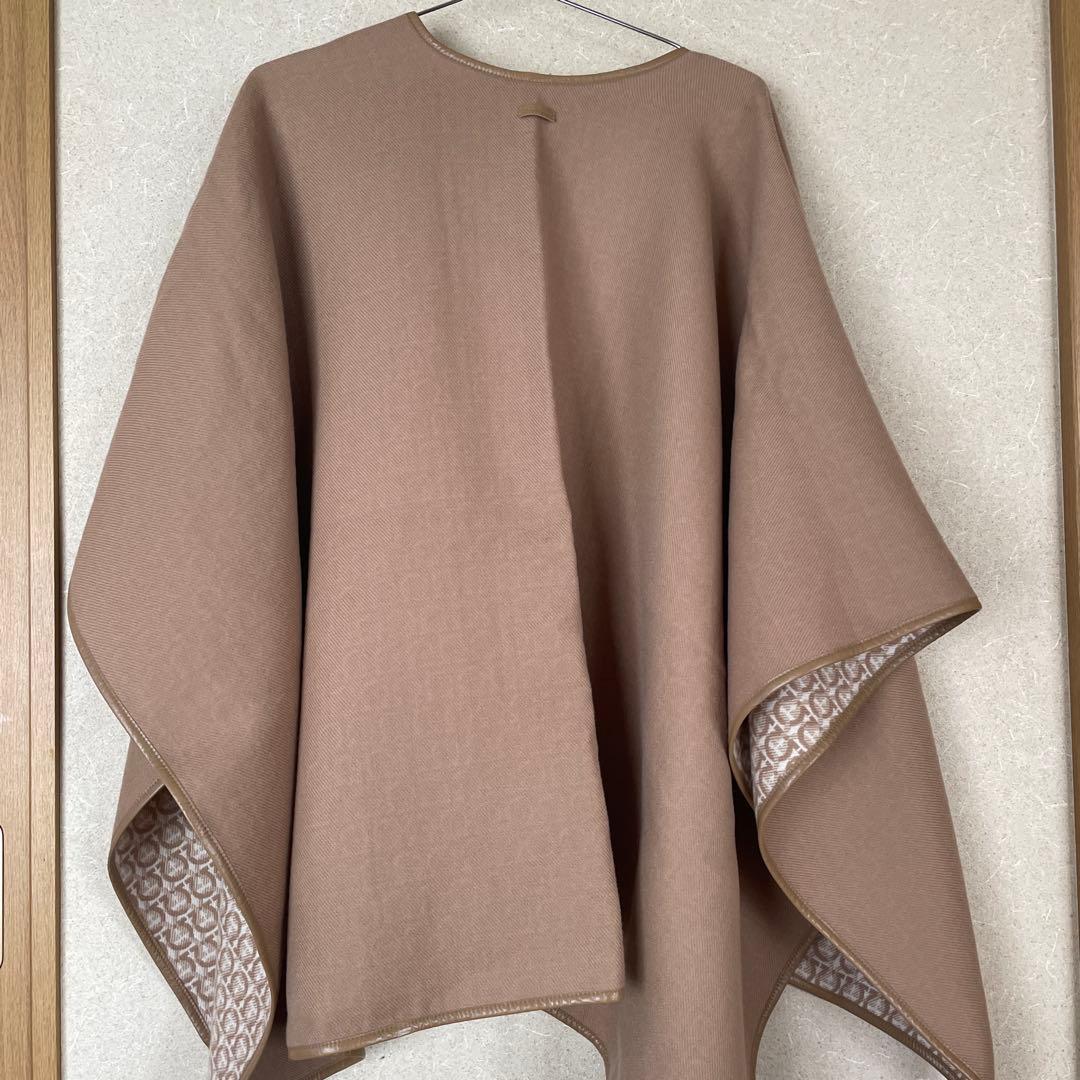 Salvatore Ferragamo ケープ