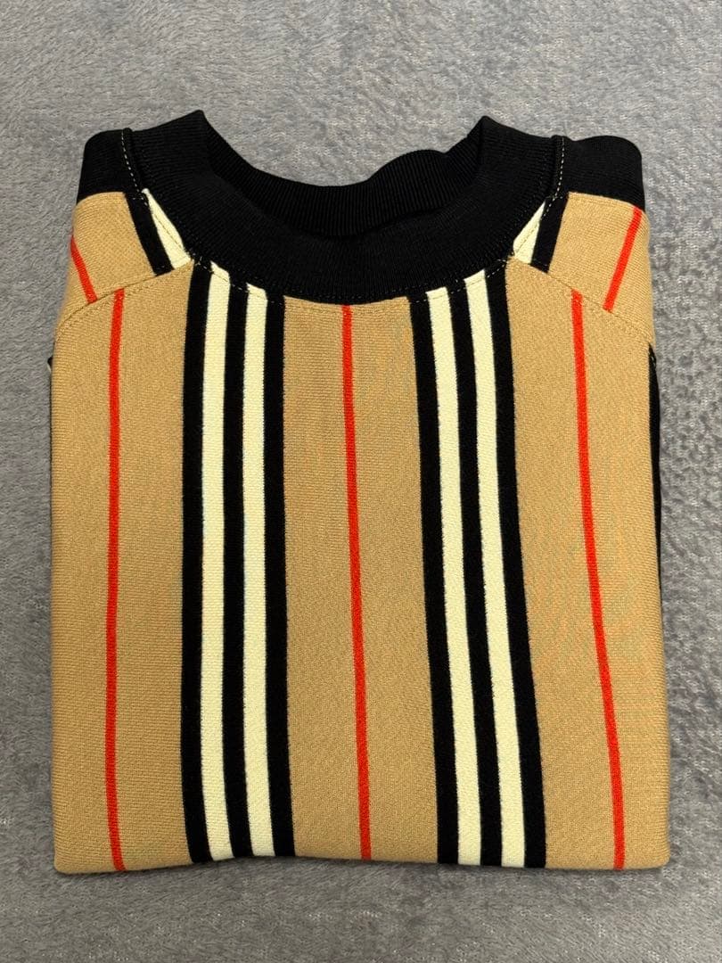 【美品】Burberry childrens スウェット 116/6y