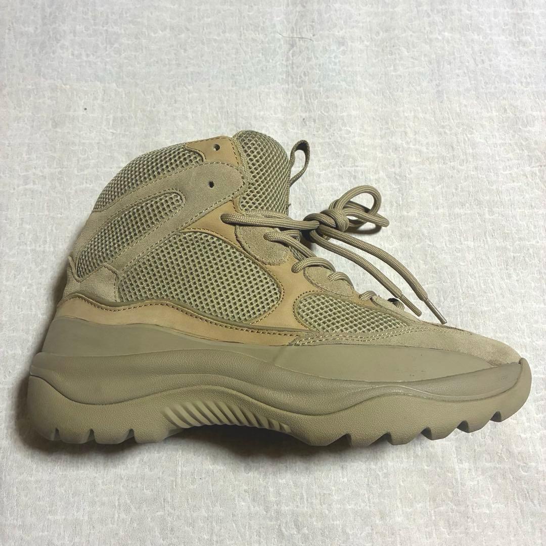 yeezy season 6 desert boots ベージュ