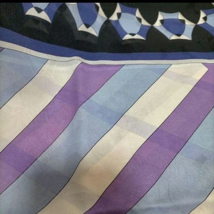 正規品新品未使用のエミリオプッチの大判ショールスカーフ　シルク　イタリア製