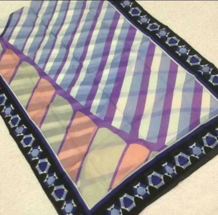 正規品新品未使用のエミリオプッチの大判ショールスカーフ　シルク　イタリア製