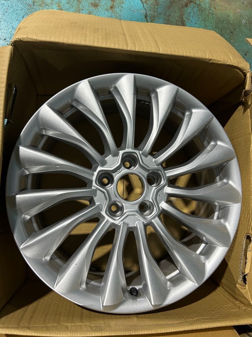 FIAT500X 純正18inch アルミ4本