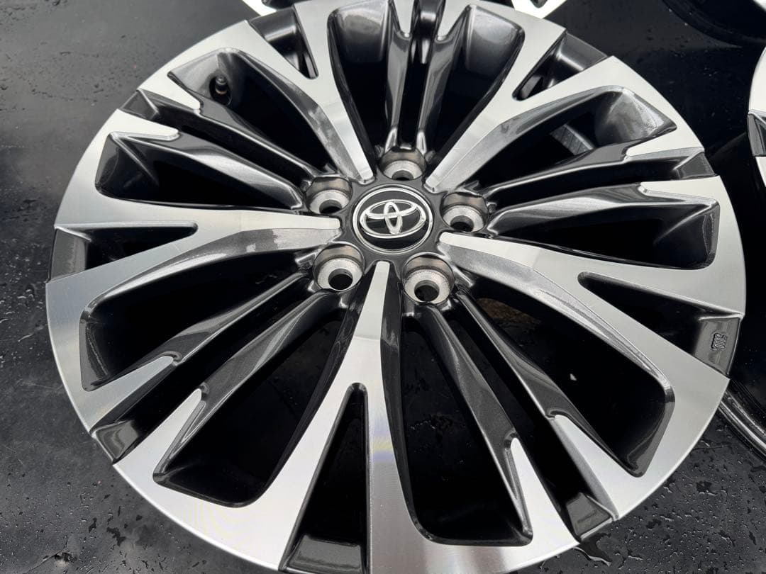 16日まで送料込み‼︎新車外し‼︎ ヤリスクロス Z 純正18インチホイール　③