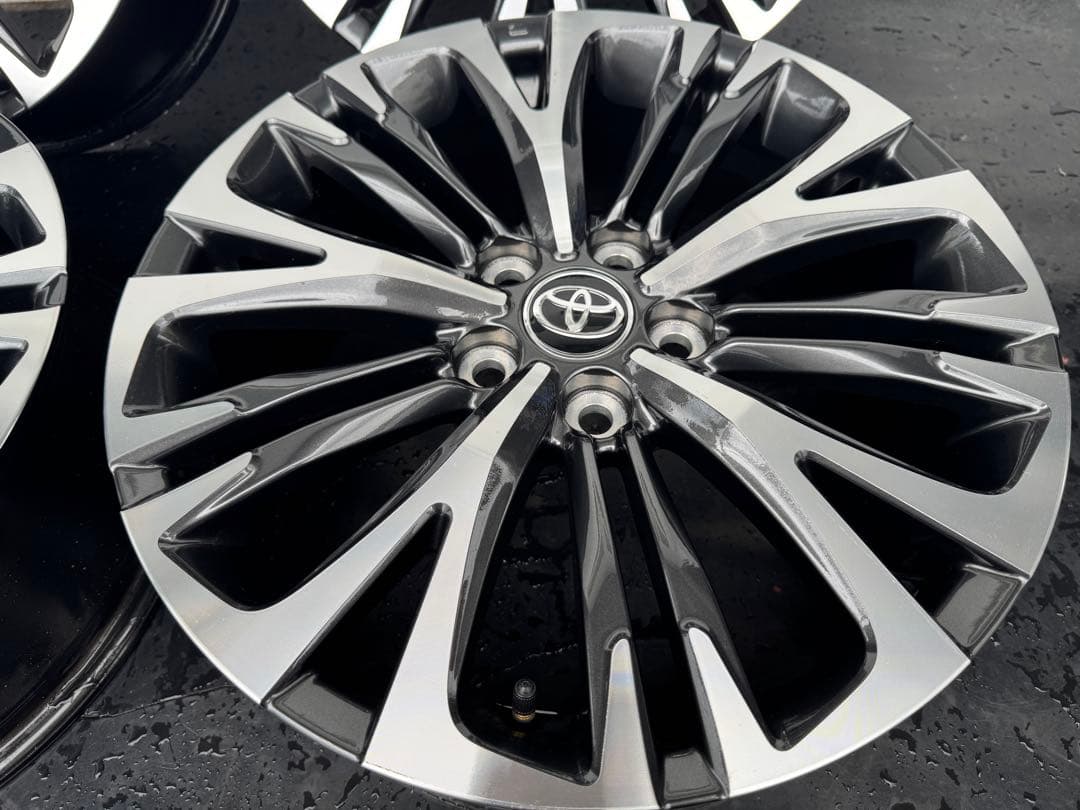 16日まで送料込み‼︎新車外し‼︎ ヤリスクロス Z 純正18インチホイール　③