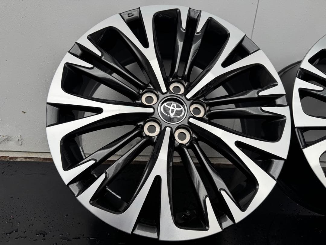 16日まで送料込み‼︎新車外し‼︎ ヤリスクロス Z 純正18インチホイール　③