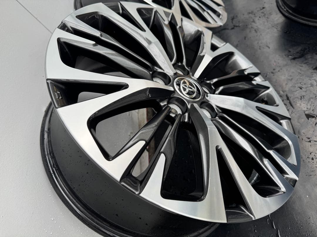 16日まで送料込み‼︎新車外し‼︎ ヤリスクロス Z 純正18インチホイール　③