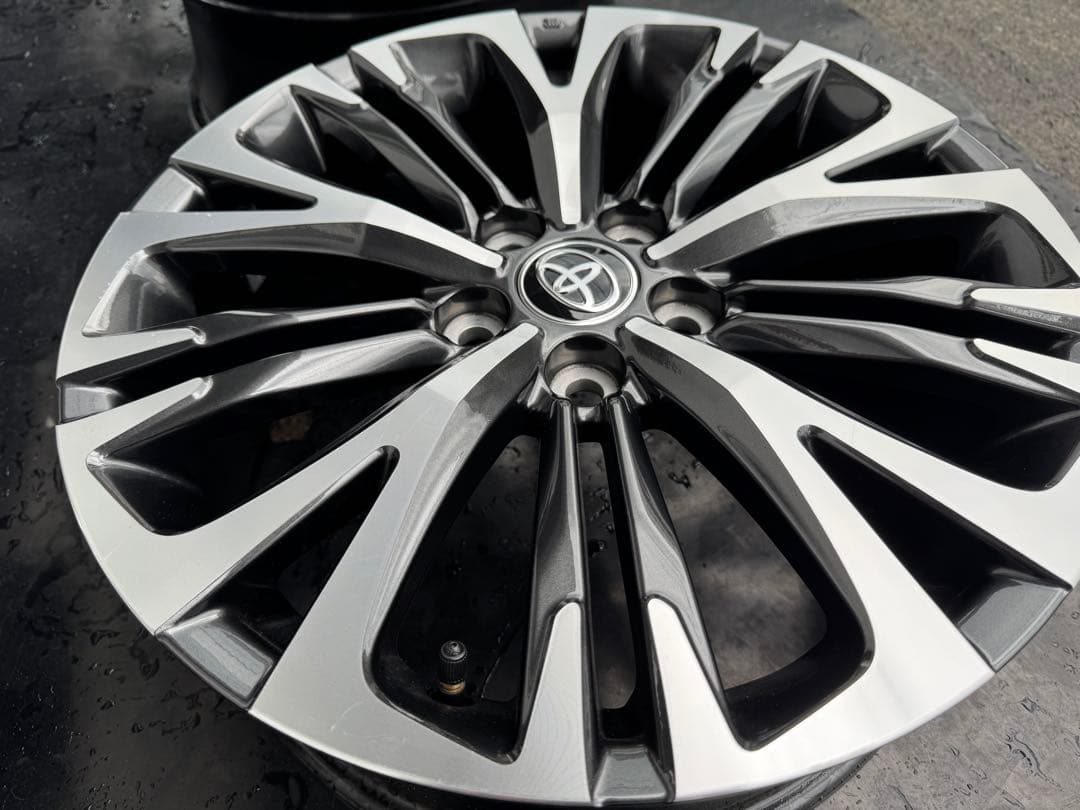 16日まで送料込み‼︎新車外し‼︎ ヤリスクロス Z 純正18インチホイール　③