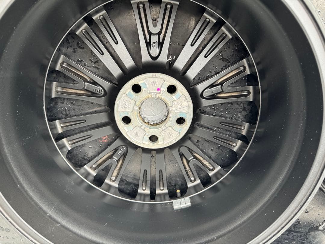 16日まで送料込み‼︎新車外し‼︎ ヤリスクロス Z 純正18インチホイール　③