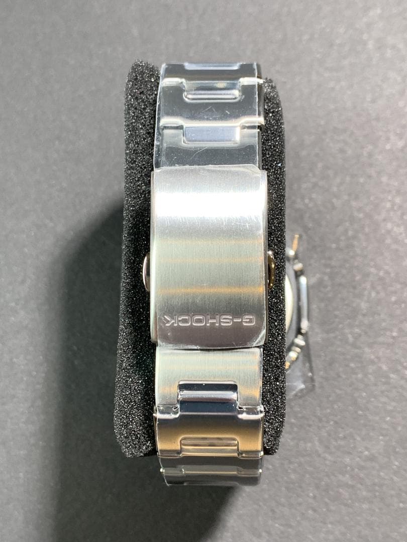 新品未使用・G-SHOCK GM-2110D-2AJF