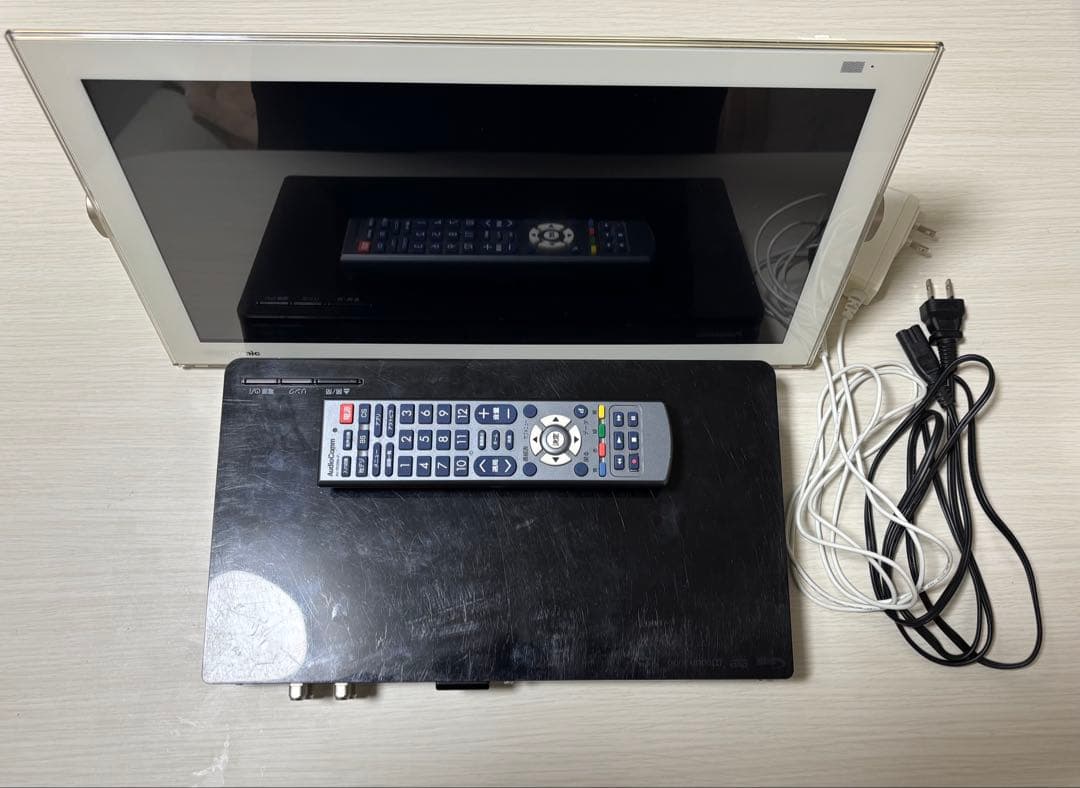 Panasonic ポータブルテレビ　UN-TD6S