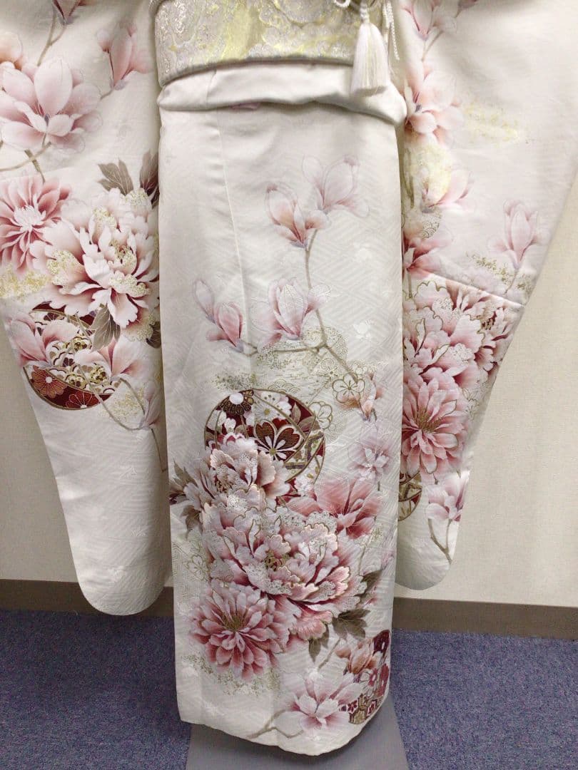 【145~159センチぐらいの方が適応サイズ】白地振袖フルセット