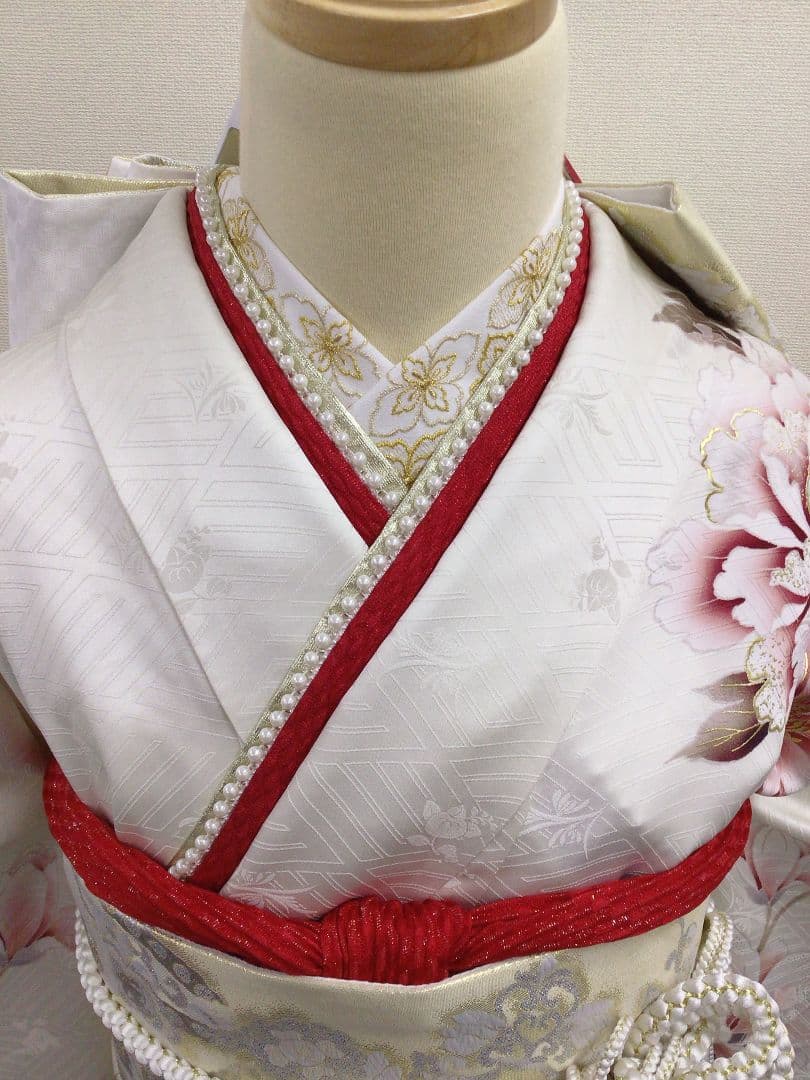 【145~159センチぐらいの方が適応サイズ】白地振袖フルセット