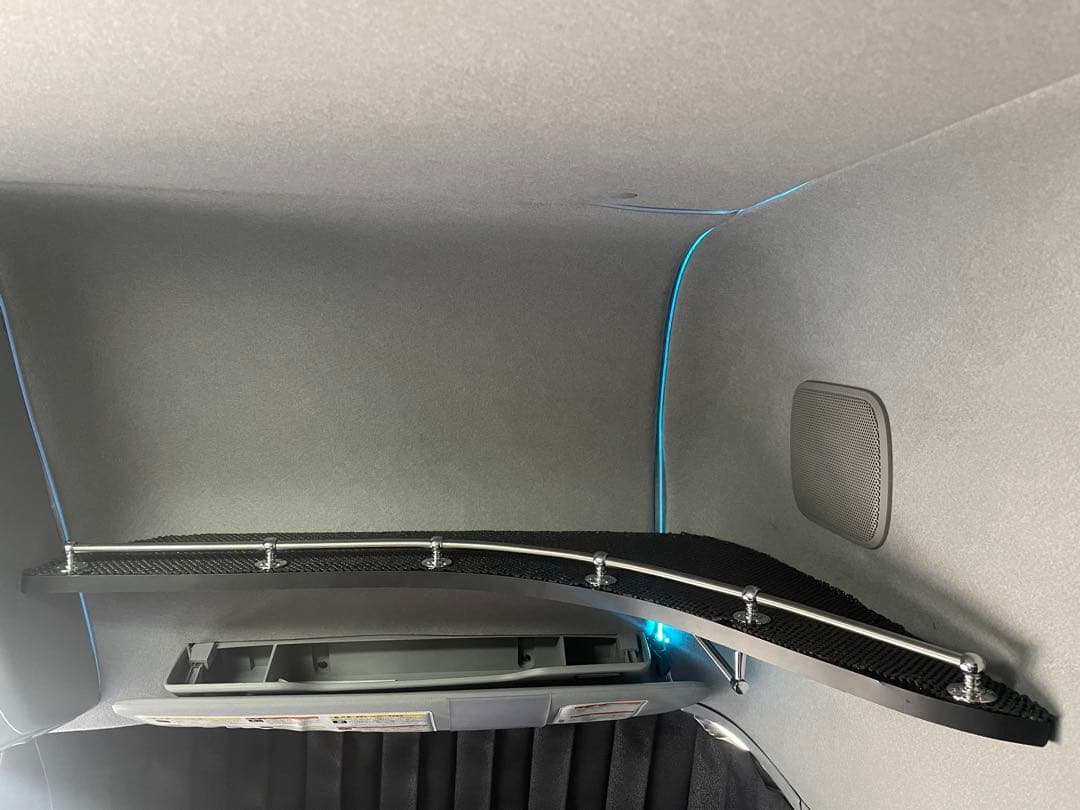 ニャンコ先生 ‼️UD クオン 専用 ルーフラック