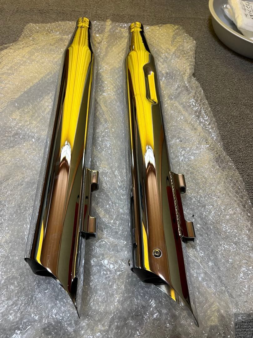 ハーレー　マフラー　python